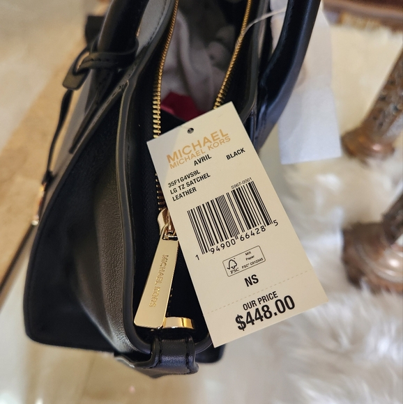 Michael Kors Black Avril Leather Satchet ⚫️ - Picture 7 of 10